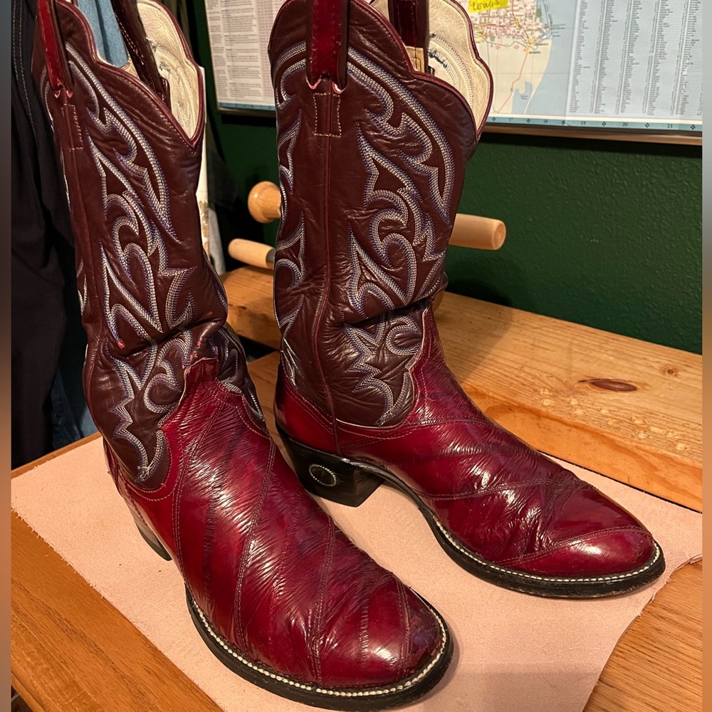 Men’s Vintage Larry Mahan eelskin boots  8 1/2 D